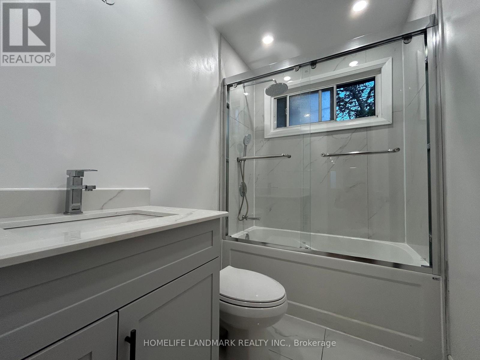Photo 5 of 265 Neal Drive, Richmond Hill ON