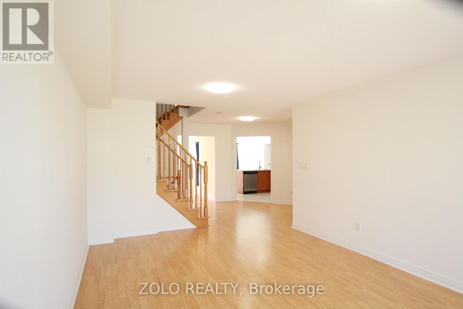 Photo 12 of 31 West Park Avenue, Bradford West Gwillimbury ON