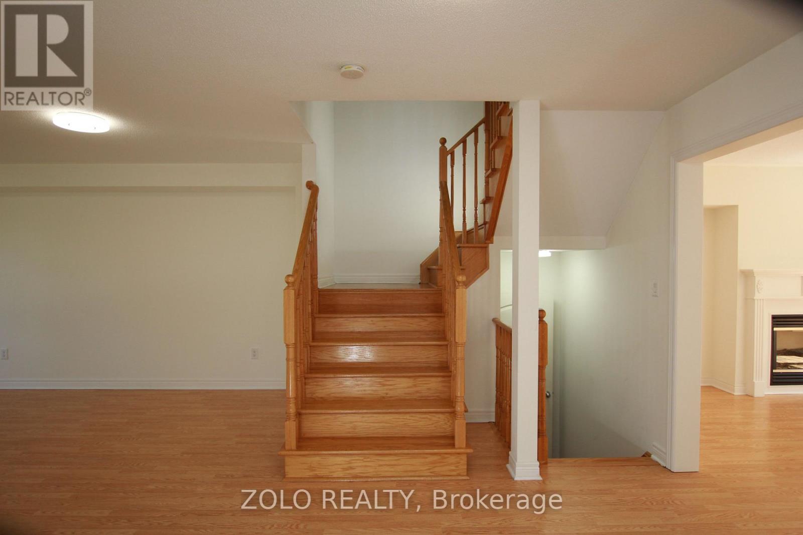 Photo 13 of 31 West Park Avenue, Bradford West Gwillimbury ON