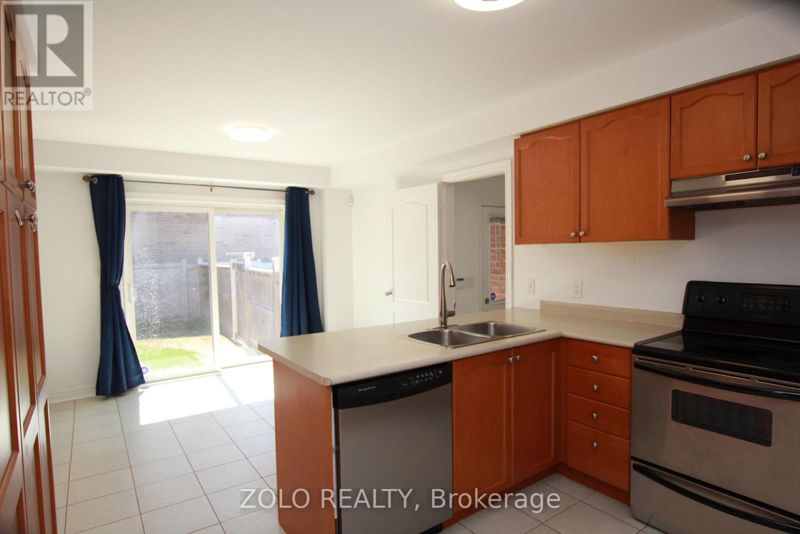 Photo 14 of 31 West Park Avenue, Bradford West Gwillimbury ON