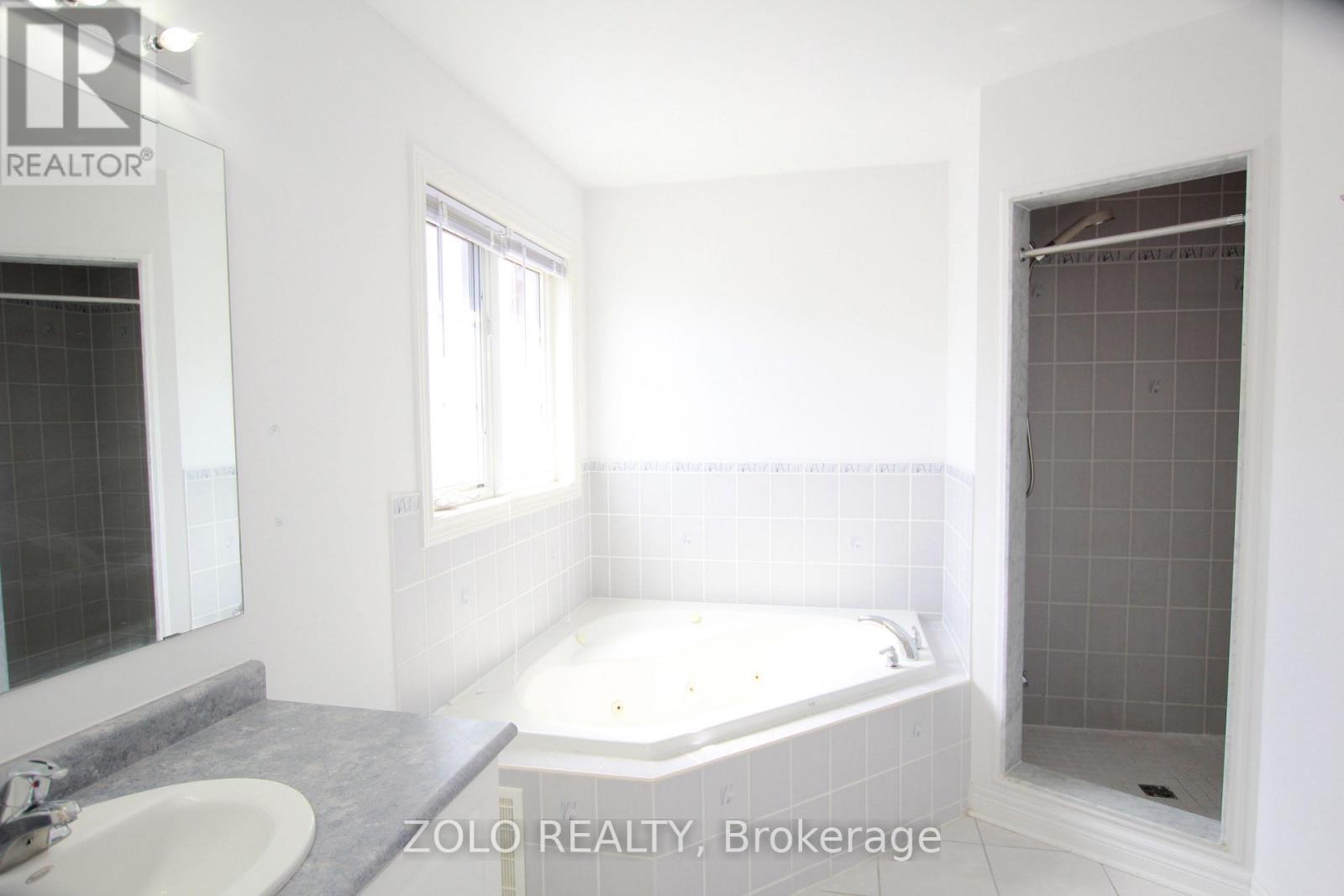 Photo 15 of 31 West Park Avenue, Bradford West Gwillimbury ON