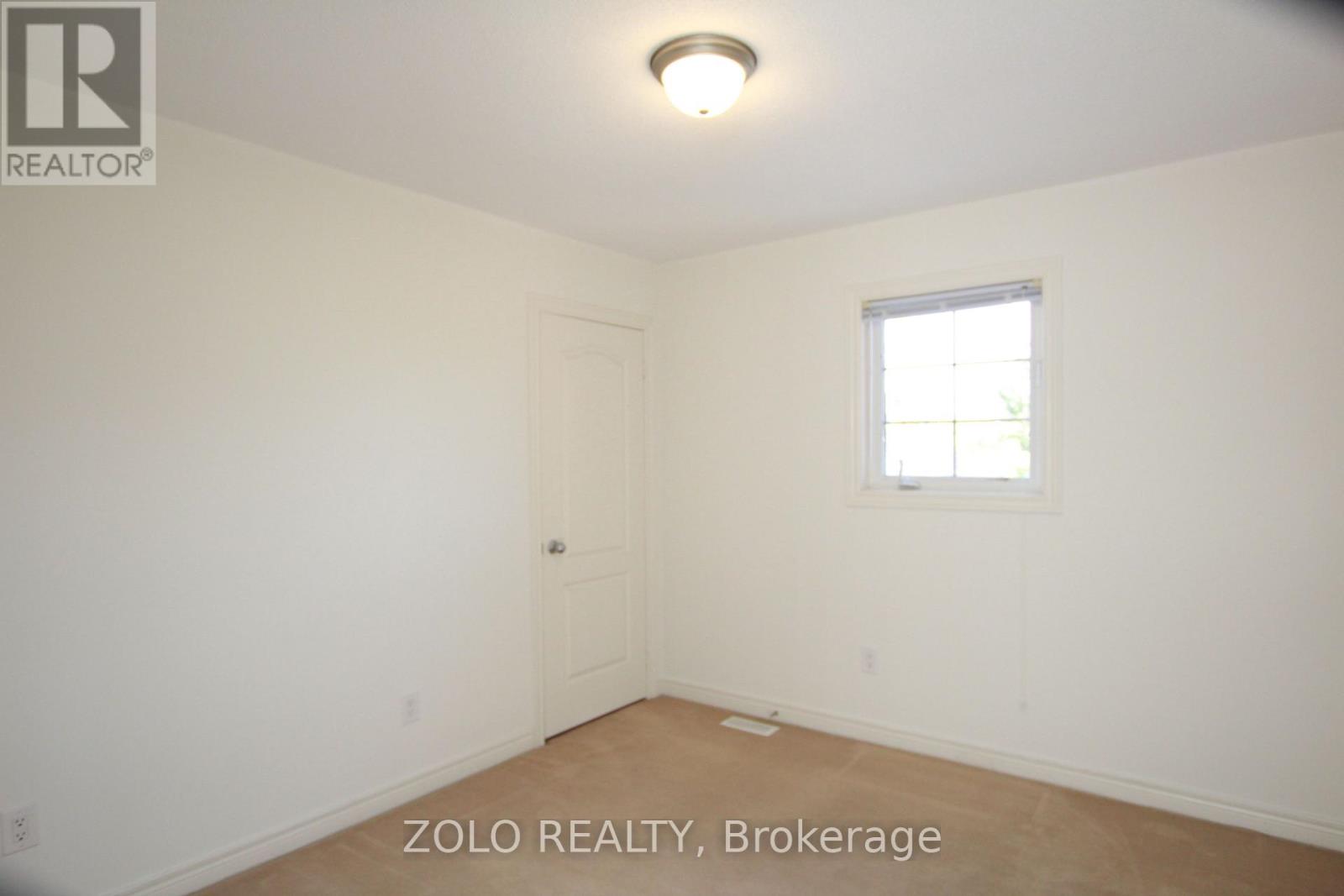 Photo 20 of 31 West Park Avenue, Bradford West Gwillimbury ON