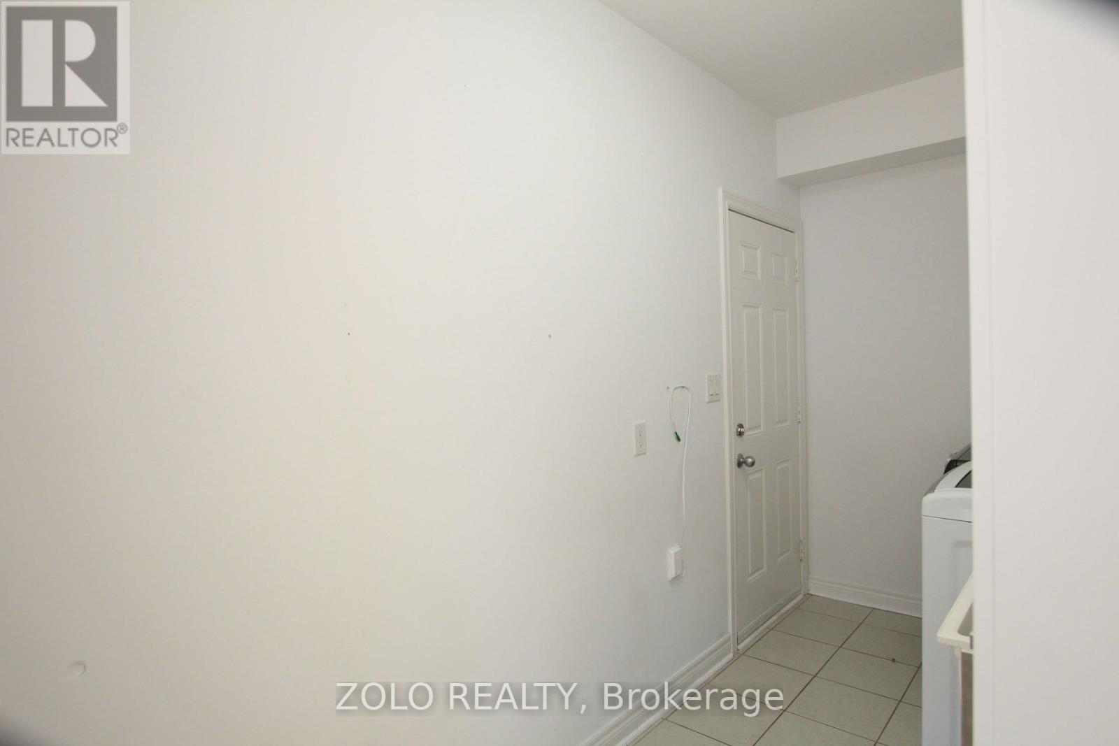Photo 38 of 31 West Park Avenue, Bradford West Gwillimbury ON