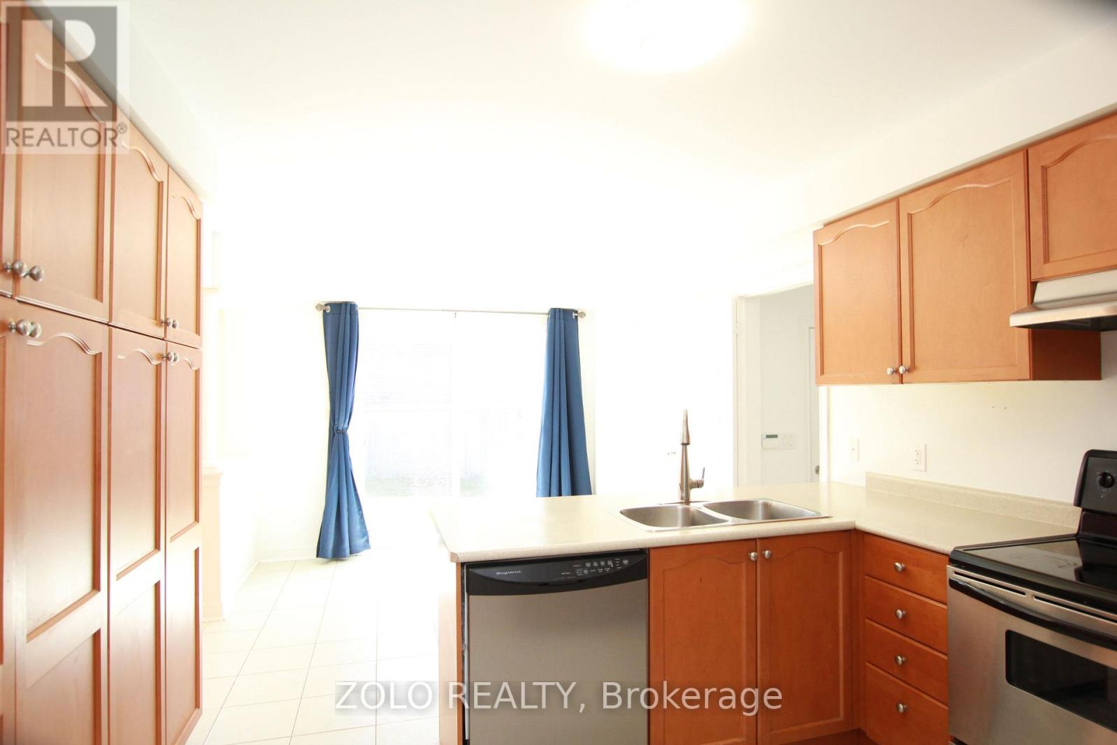 Photo 39 of 31 West Park Avenue, Bradford West Gwillimbury ON