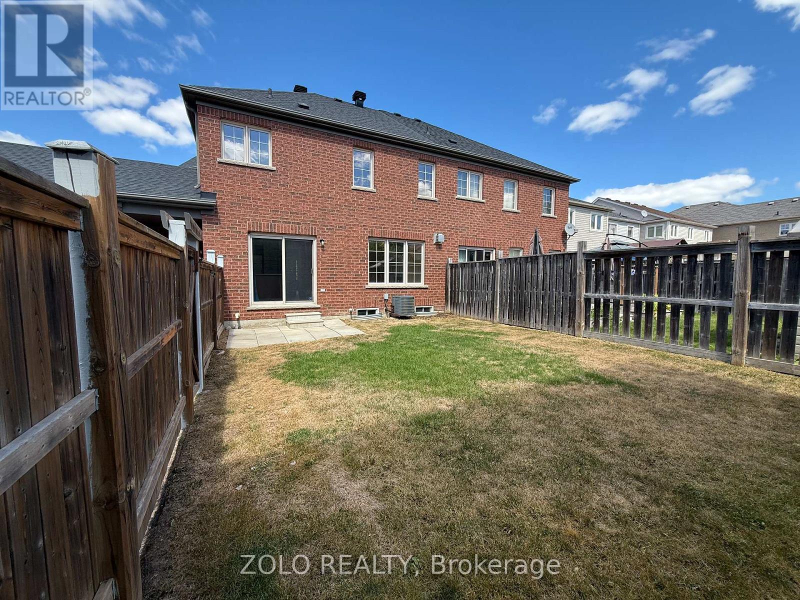 Photo 4 of 31 West Park Avenue, Bradford West Gwillimbury ON