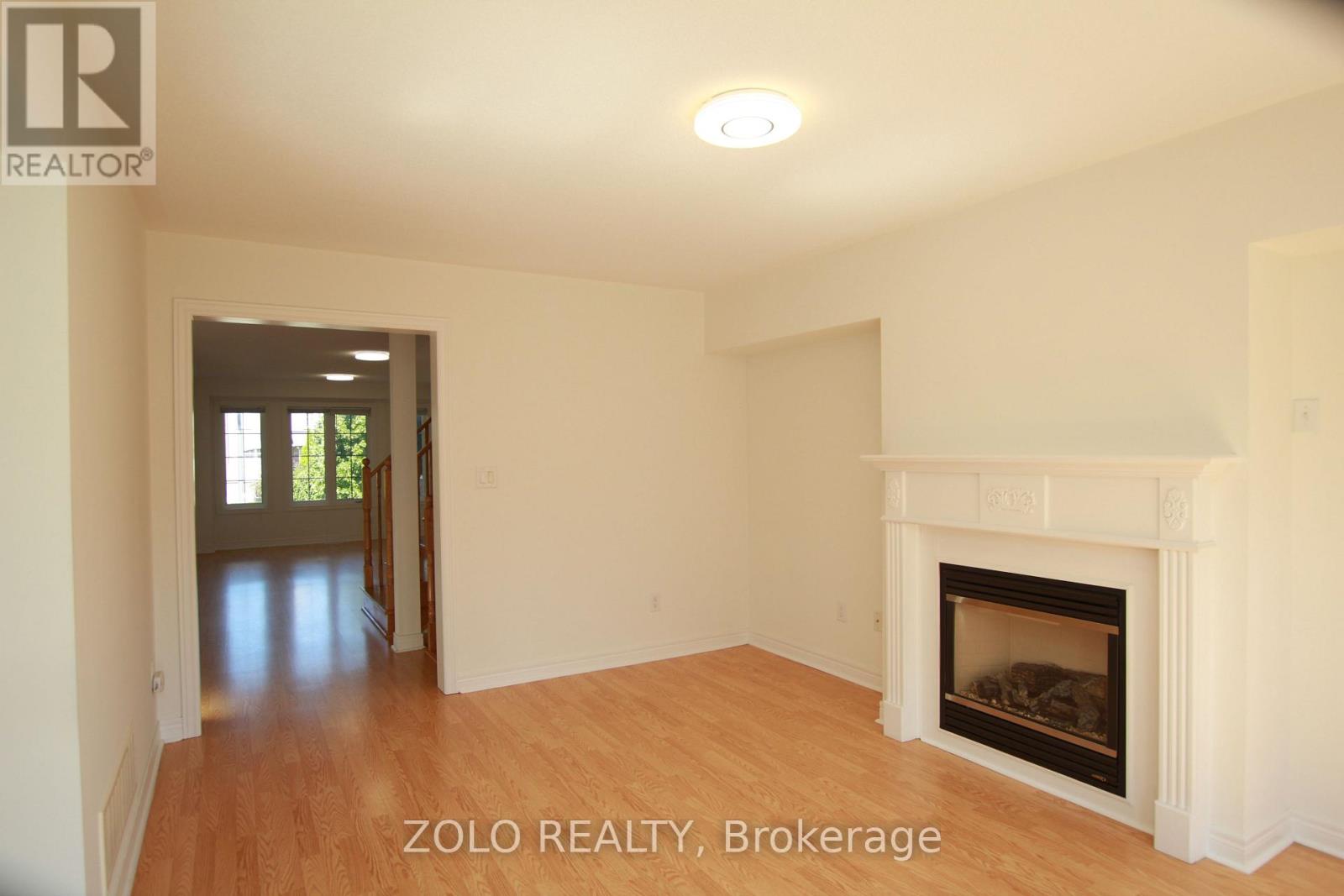 Photo 5 of 31 West Park Avenue, Bradford West Gwillimbury ON