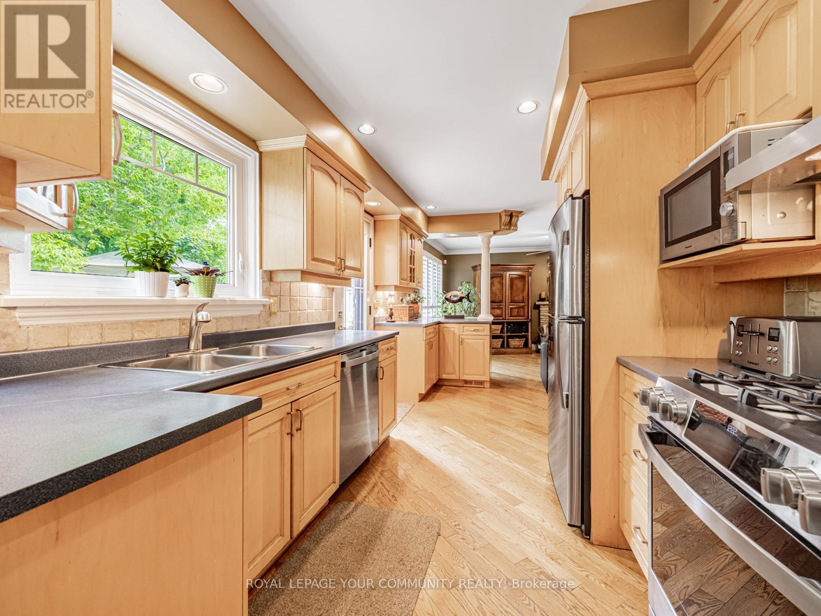 Photo 16 of 10 Banquo Road, Markham ON