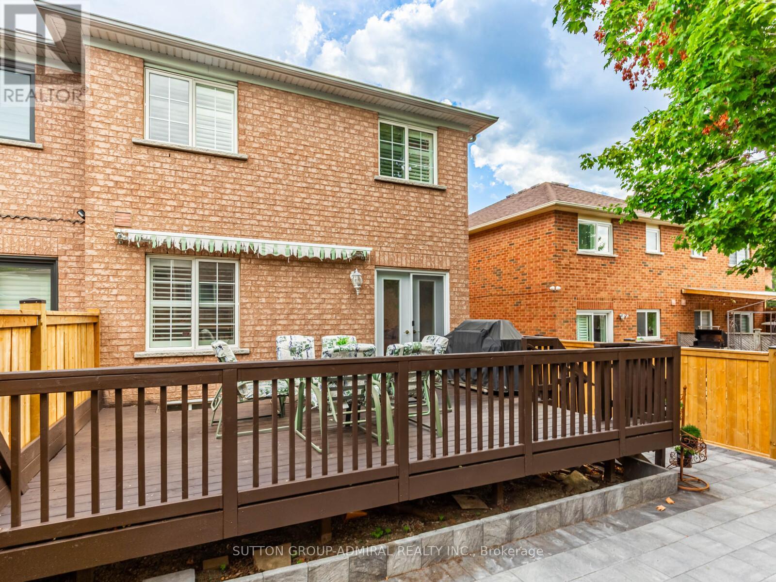 Photo 31 of 185 Foxfield Crescent, Vaughan ON