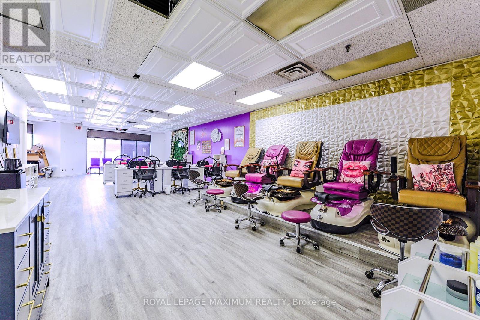Photo 11 of C 10 4220 Steeles Avenue W, Vaughan ON
