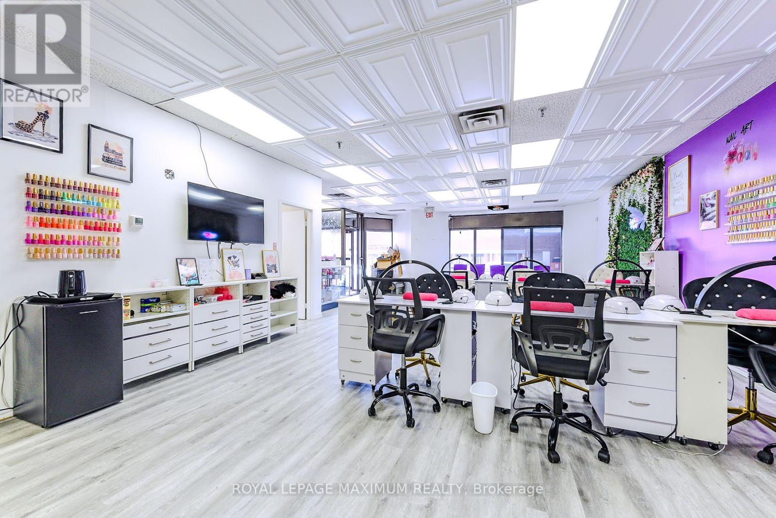 Photo 12 of C 10 4220 Steeles Avenue W, Vaughan ON