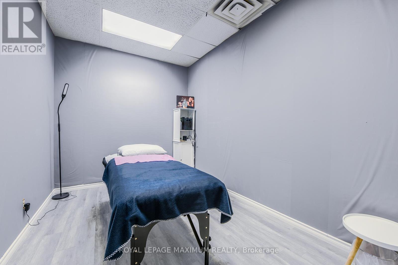 Photo 25 of C 10 4220 Steeles Avenue W, Vaughan ON