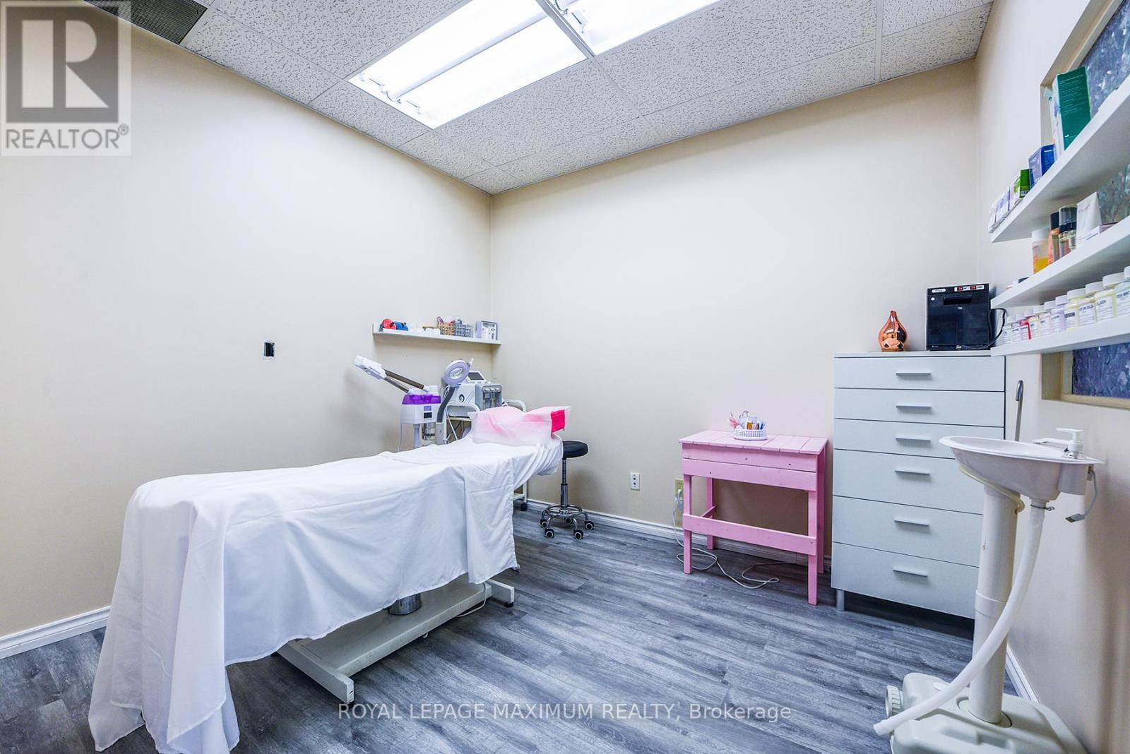 Photo 26 of C 10 4220 Steeles Avenue W, Vaughan ON