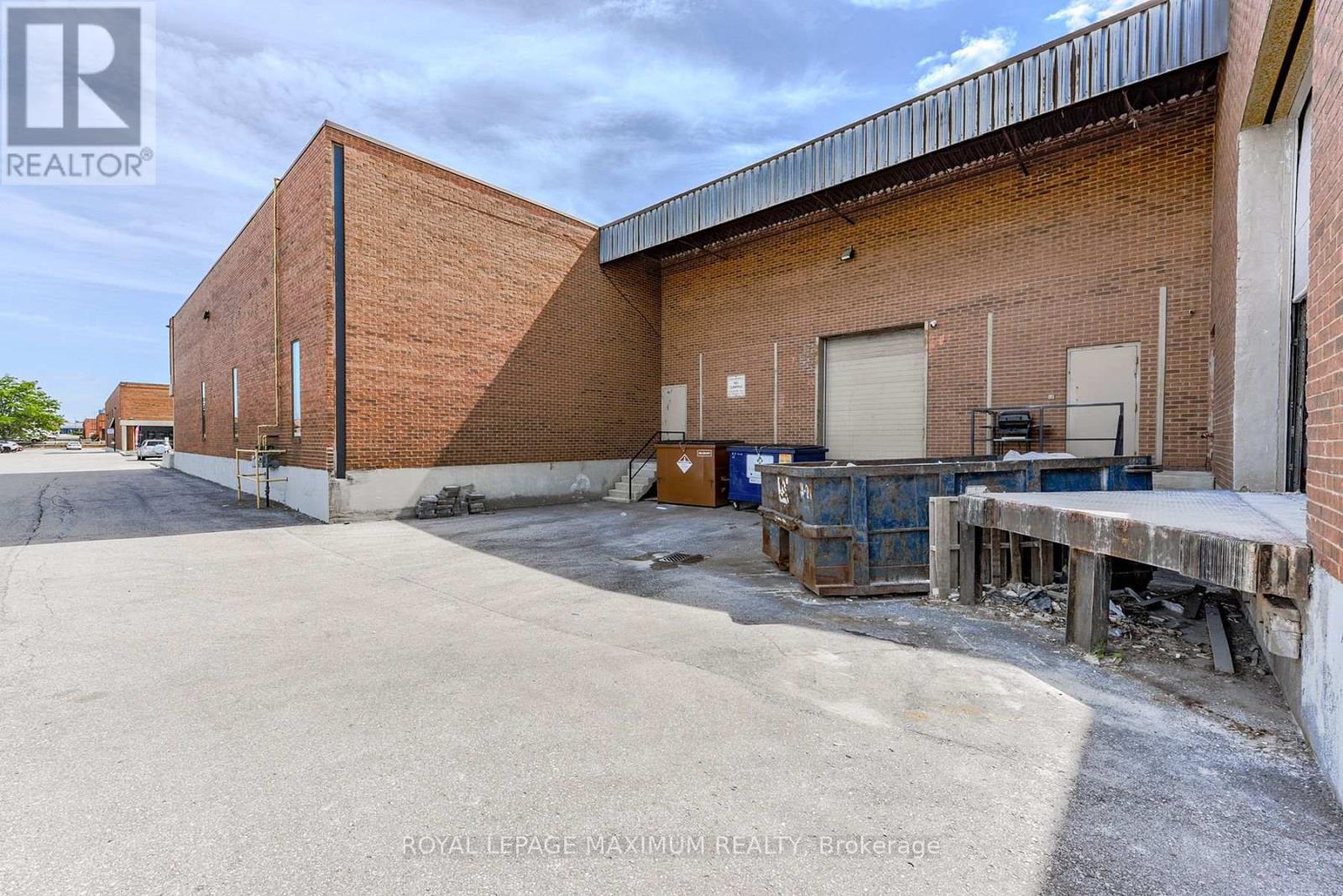 Photo 27 of C 10 4220 Steeles Avenue W, Vaughan ON