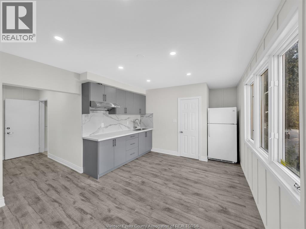 Photo 4 of 1052 Drouillard Road, Windsor ON