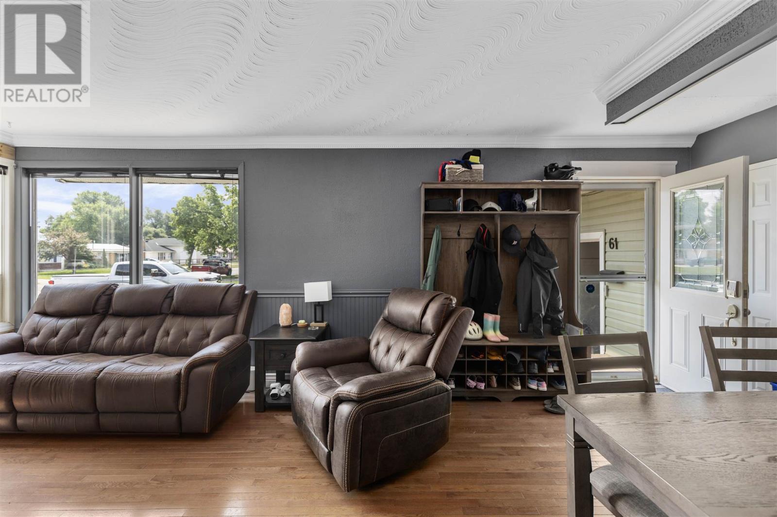 Photo 9 of 61 Cartier St, Sault Ste Marie ON
