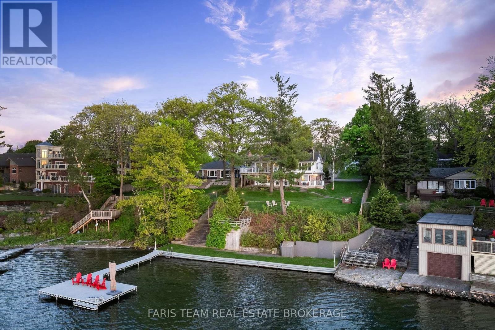 Photo 1 of 10 White Oaks Road, Barrie ON