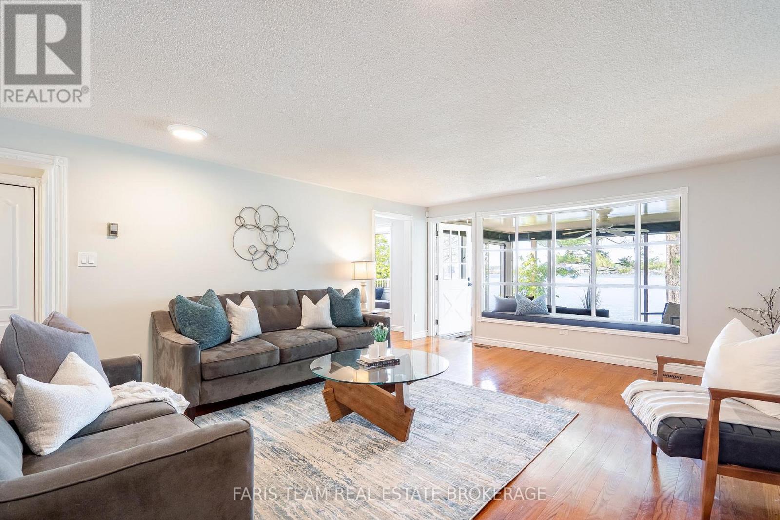 Photo 10 of 10 White Oaks Road, Barrie ON