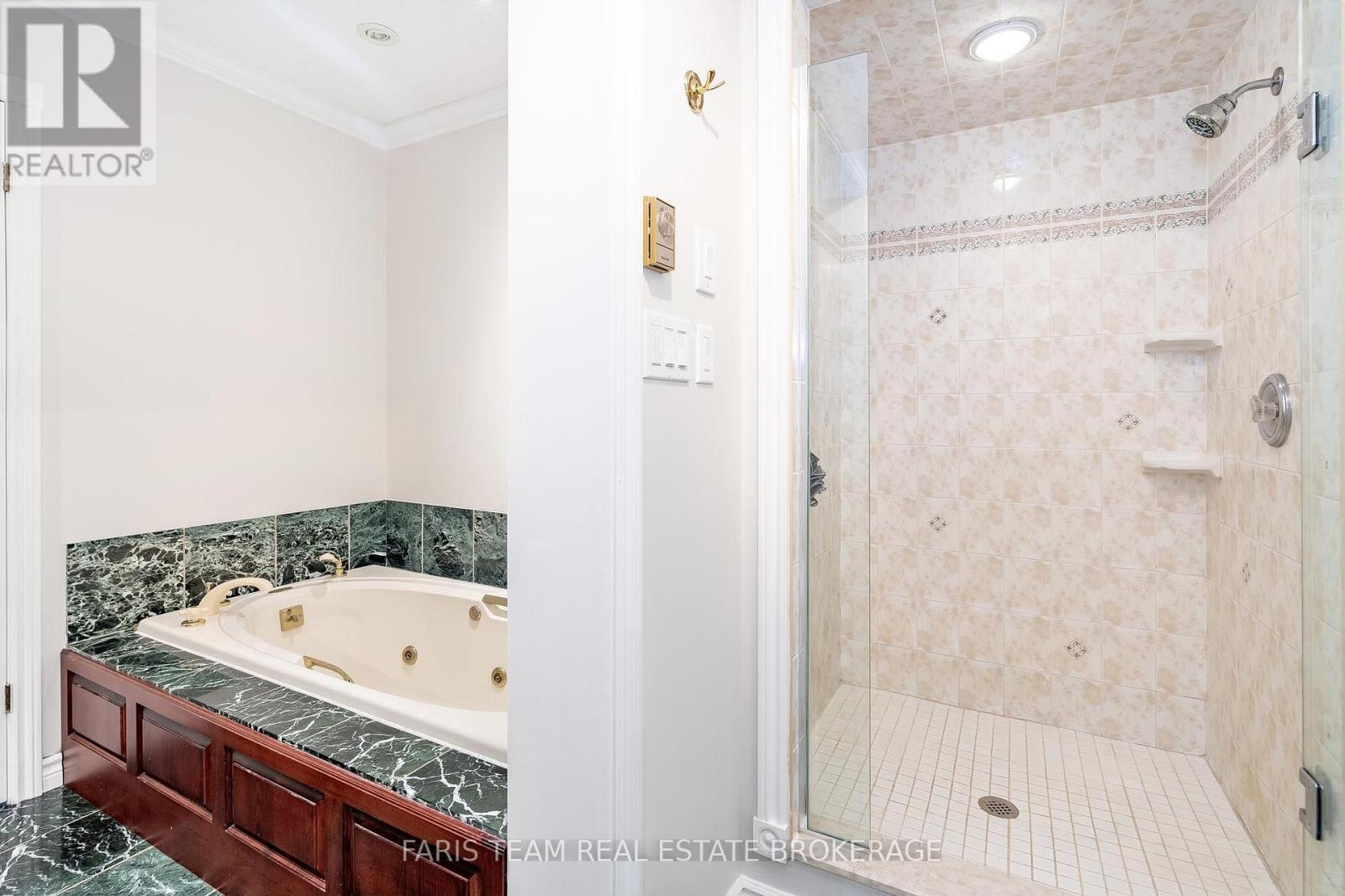 Photo 24 of 10 White Oaks Road, Barrie ON