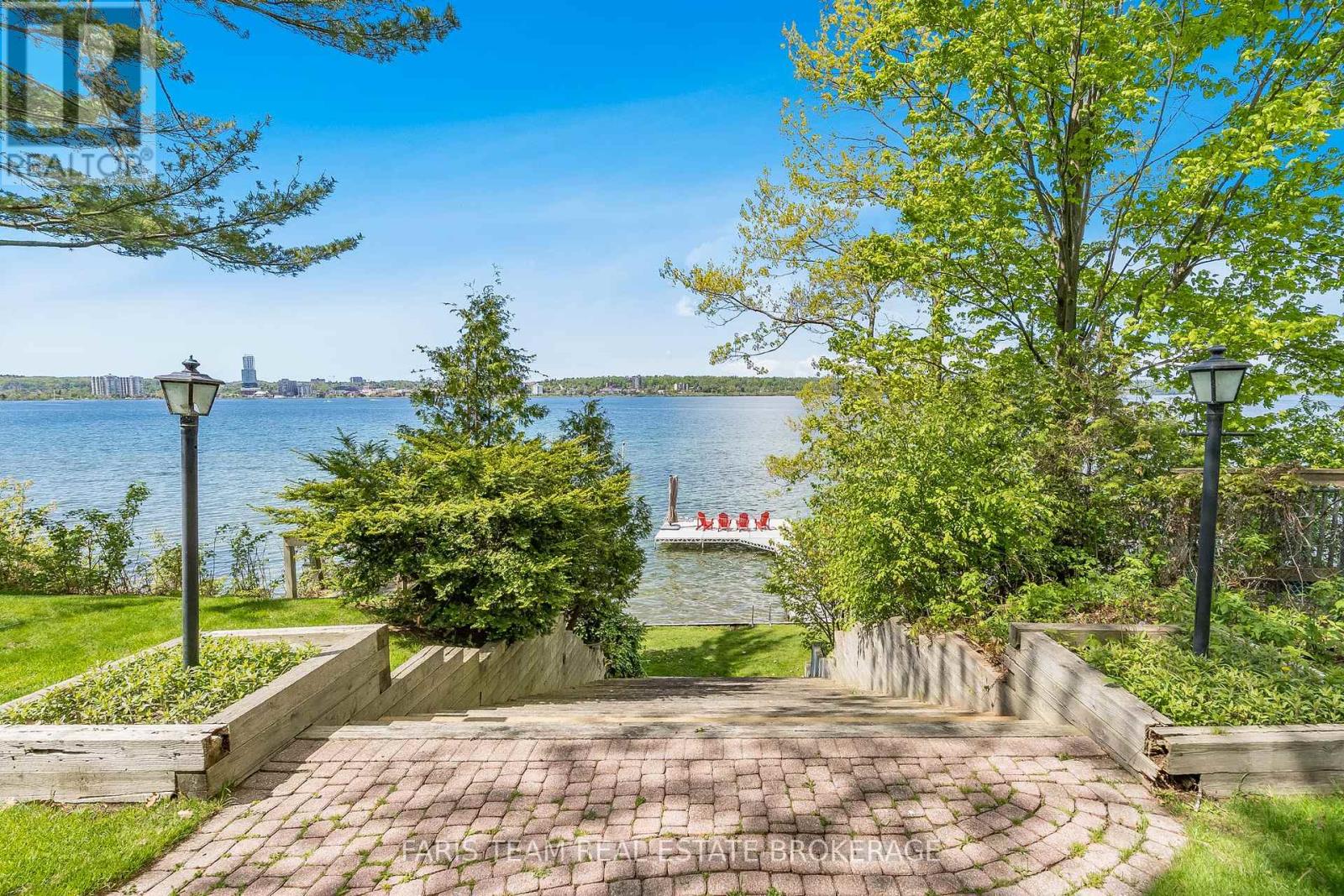 Photo 34 of 10 White Oaks Road, Barrie ON