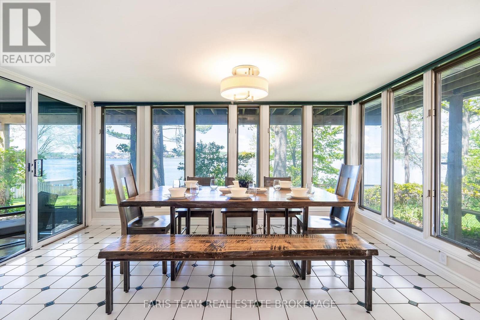 Photo 8 of 10 White Oaks Road, Barrie ON