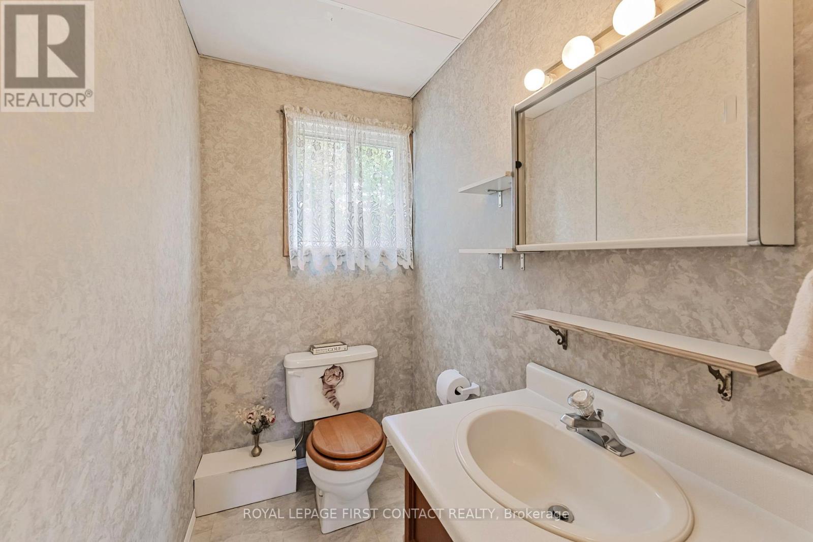 Photo 22 of 21 Pooles Road, Springwater ON