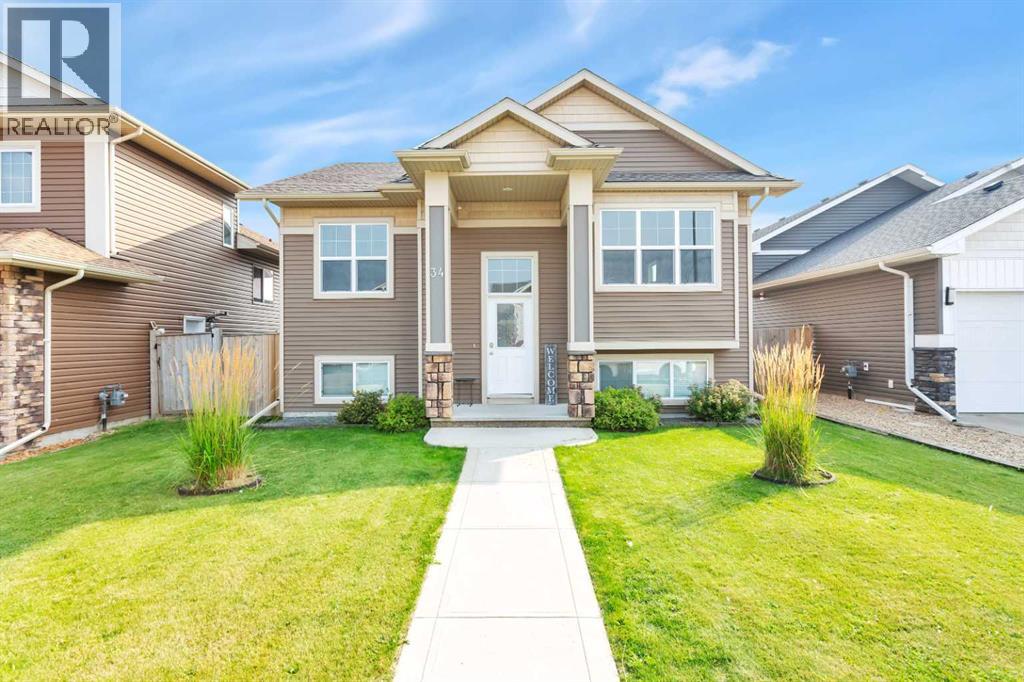 34 Iron Wolf Court, Lacombe