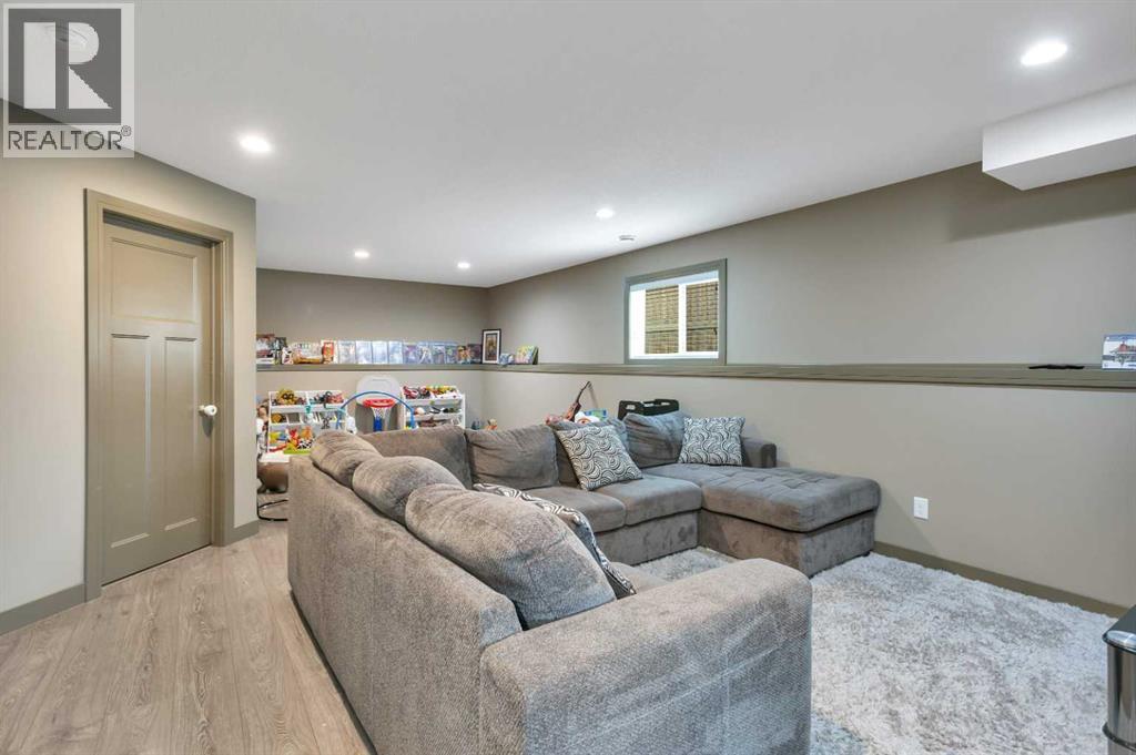 34 Iron Wolf Court, Lacombe