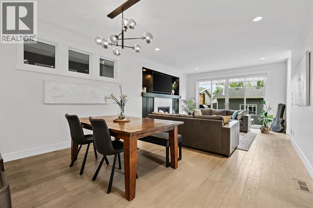 Photo 10 of 2832 42 Street Sw, Calgary AB