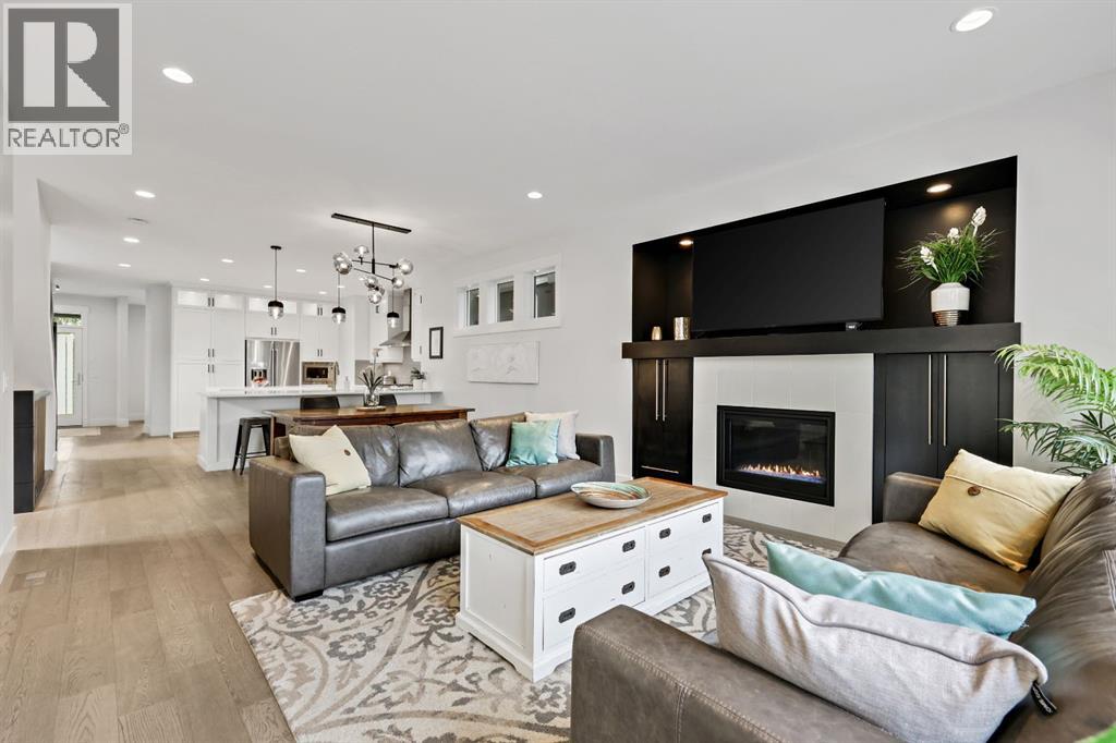 Photo 13 of 2832 42 Street Sw, Calgary AB
