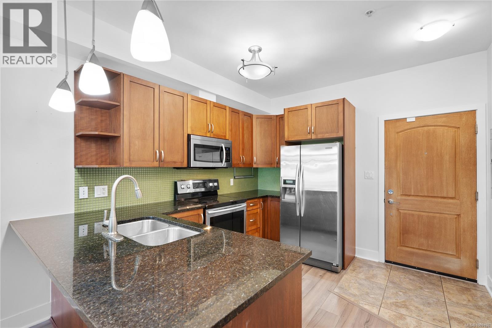 110 866 Brock Avenue, Langford