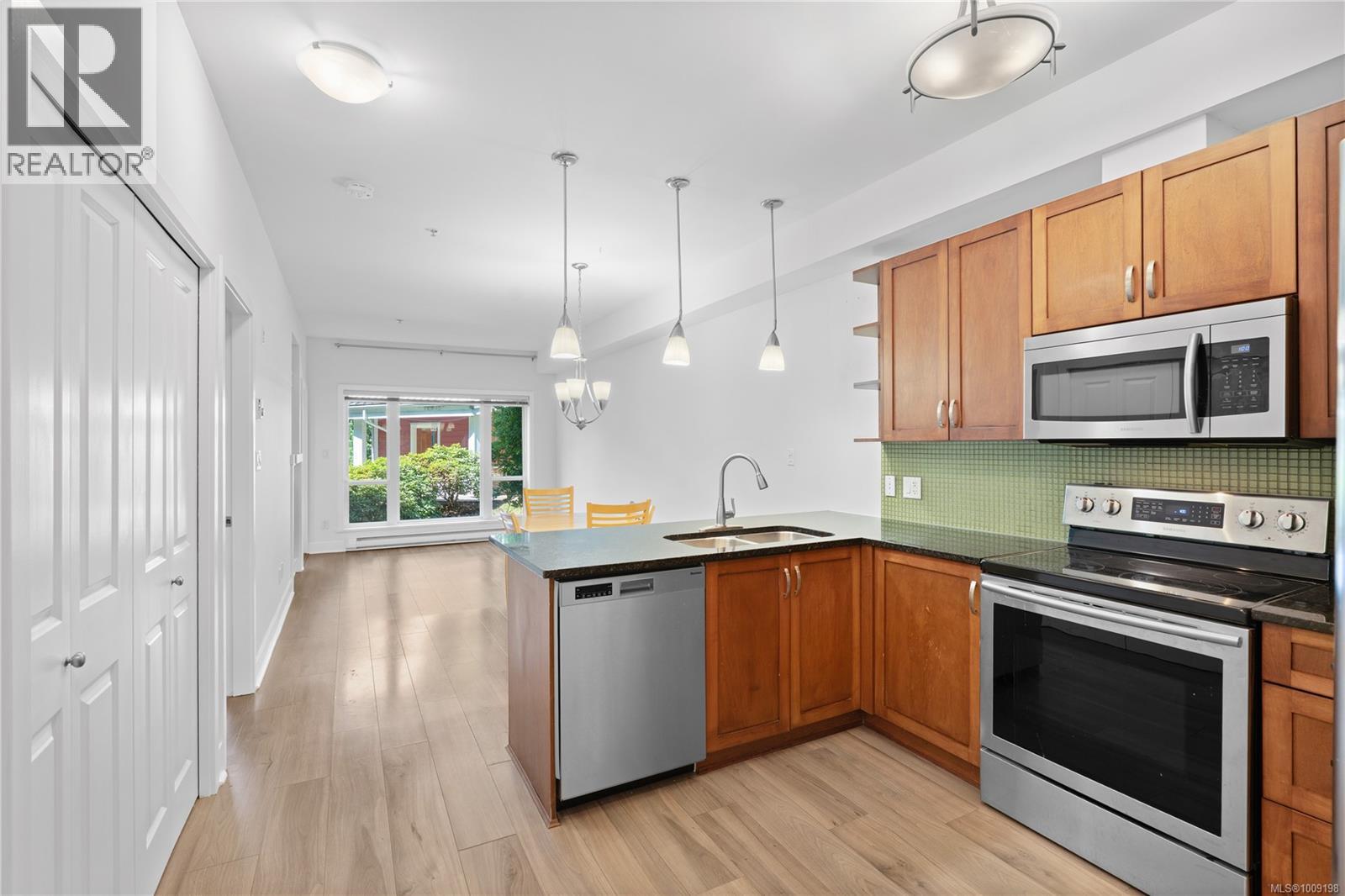 110 866 Brock Avenue, Langford