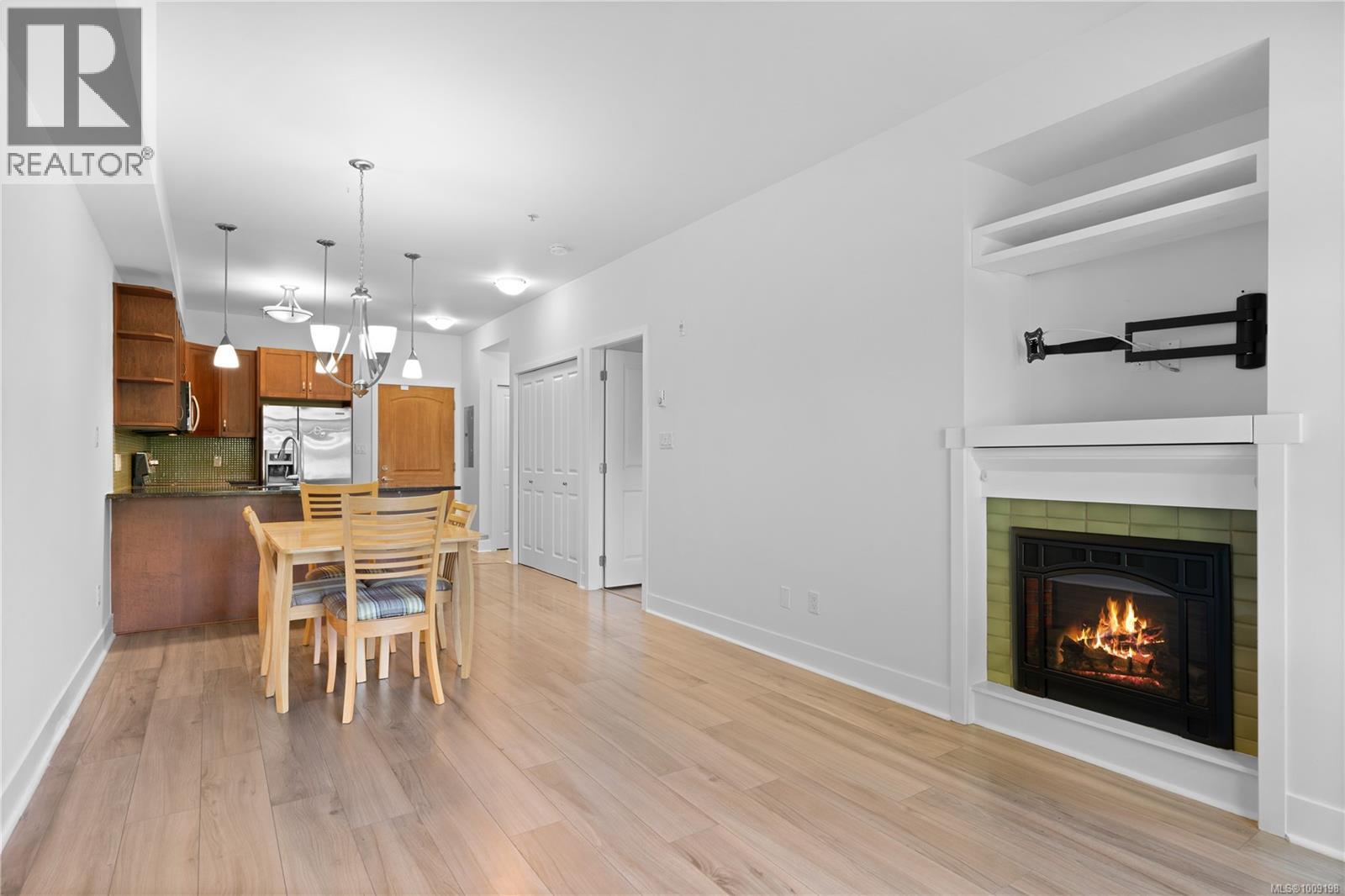 110 866 Brock Avenue, Langford