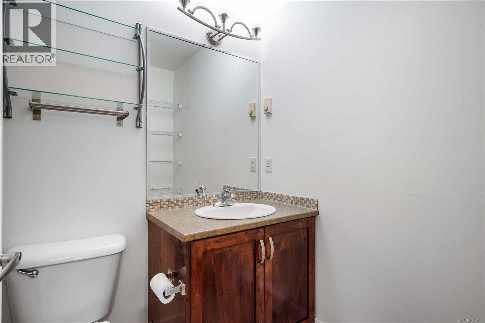 110 866 Brock Avenue, Langford