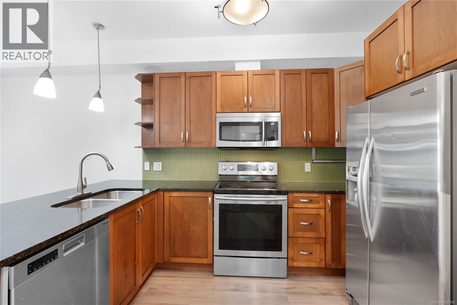 110 866 Brock Avenue, Langford