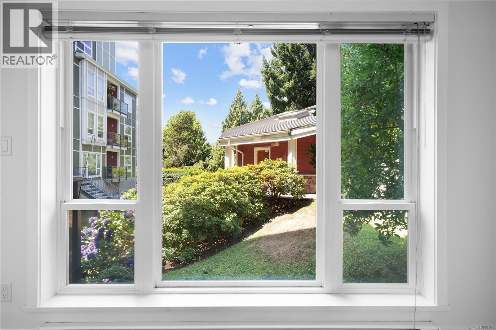 110 866 Brock Avenue, Langford