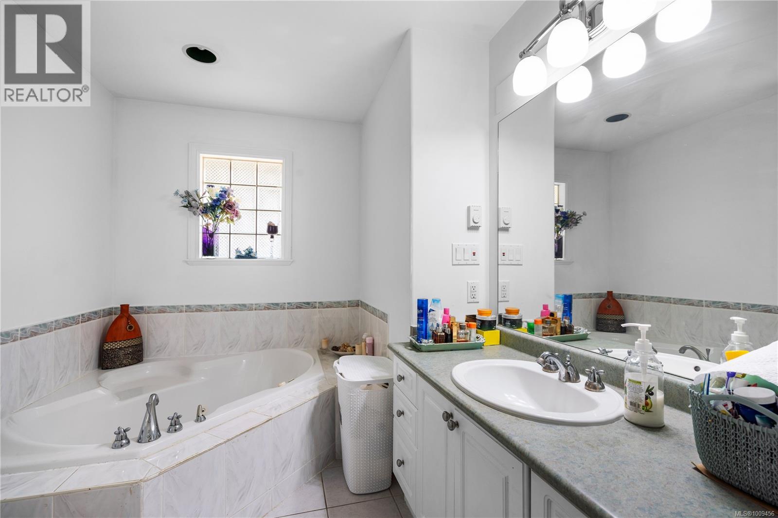  4202 Quadra Street, Saanich
