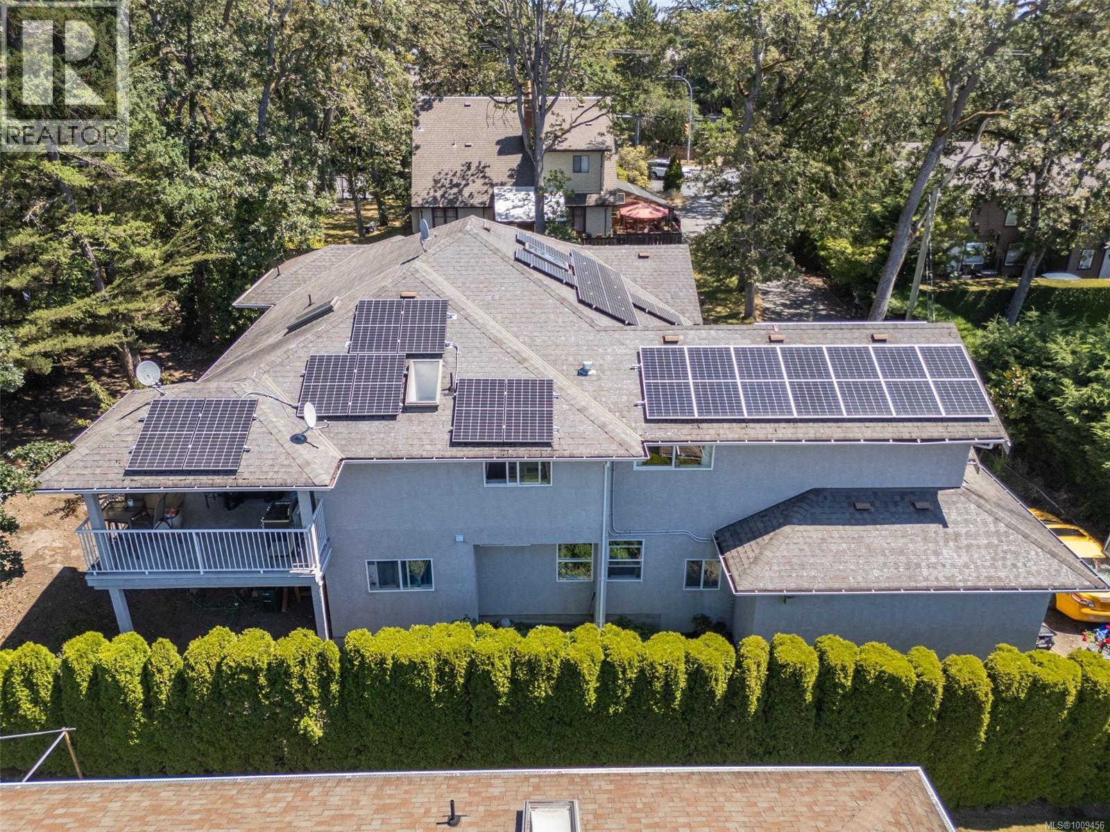  4202 Quadra Street, Saanich