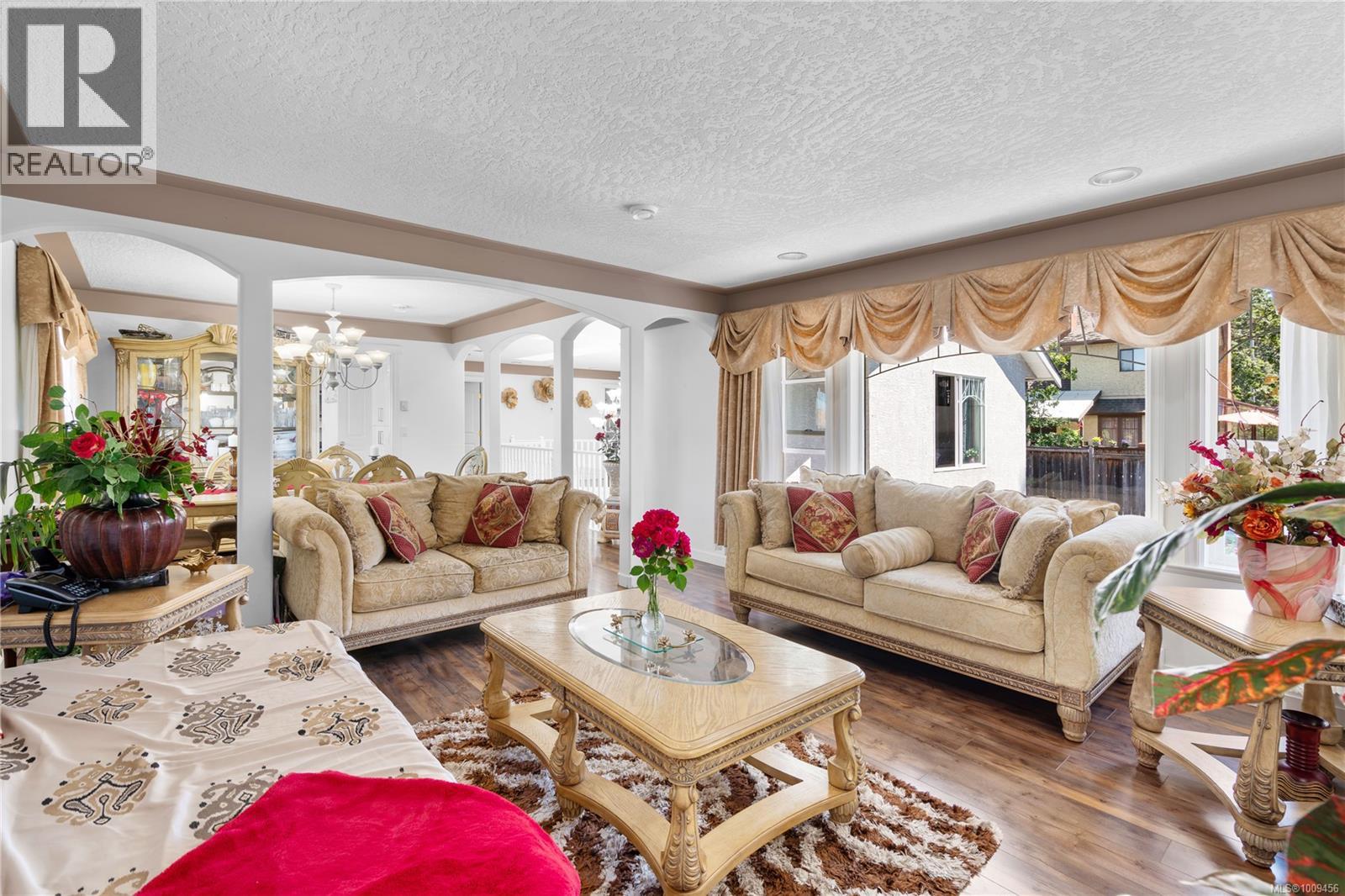 4202 Quadra Street, Saanich