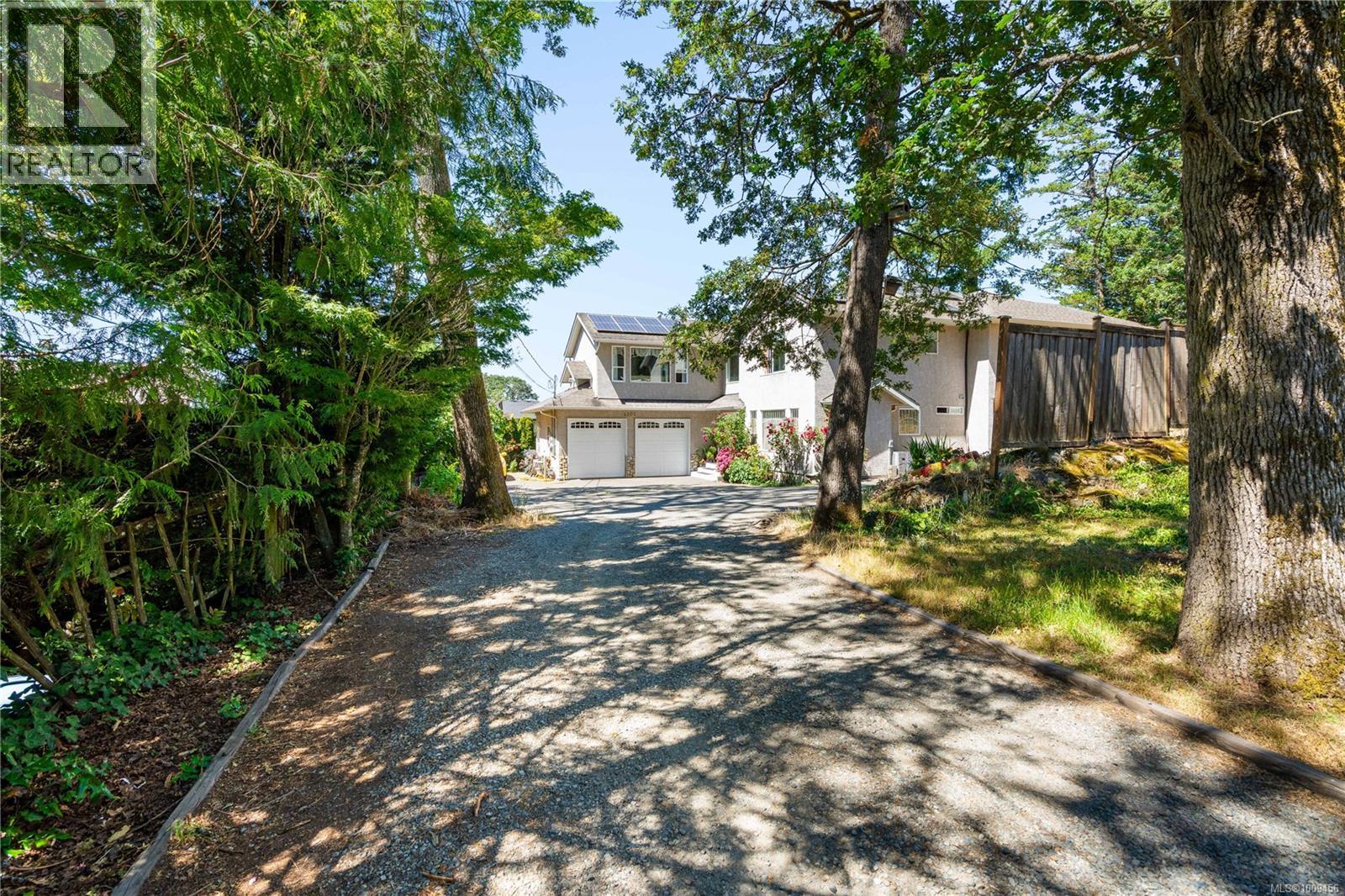  4202 Quadra Street, Saanich
