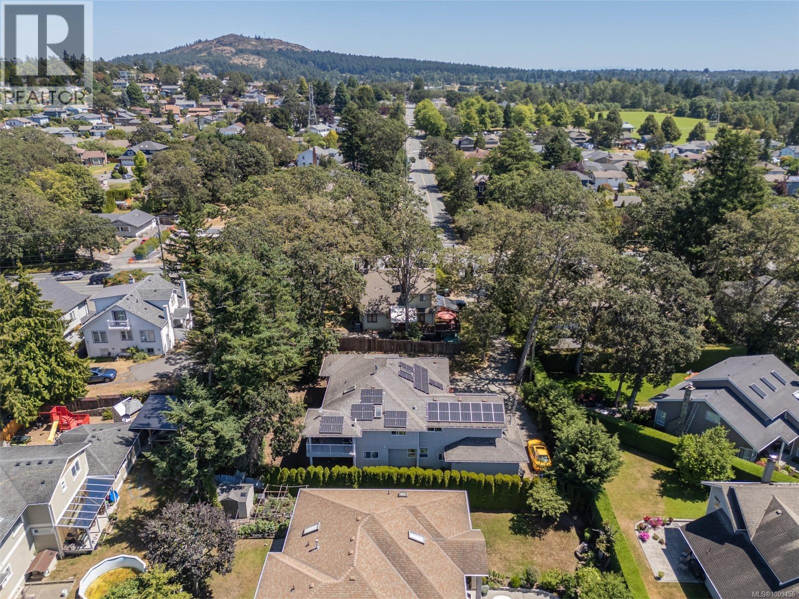  4202 Quadra Street, Saanich