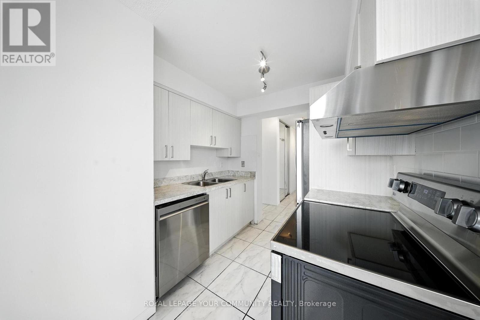 Photo 7 of 1404 330 Rathburn Road W, Mississauga ON