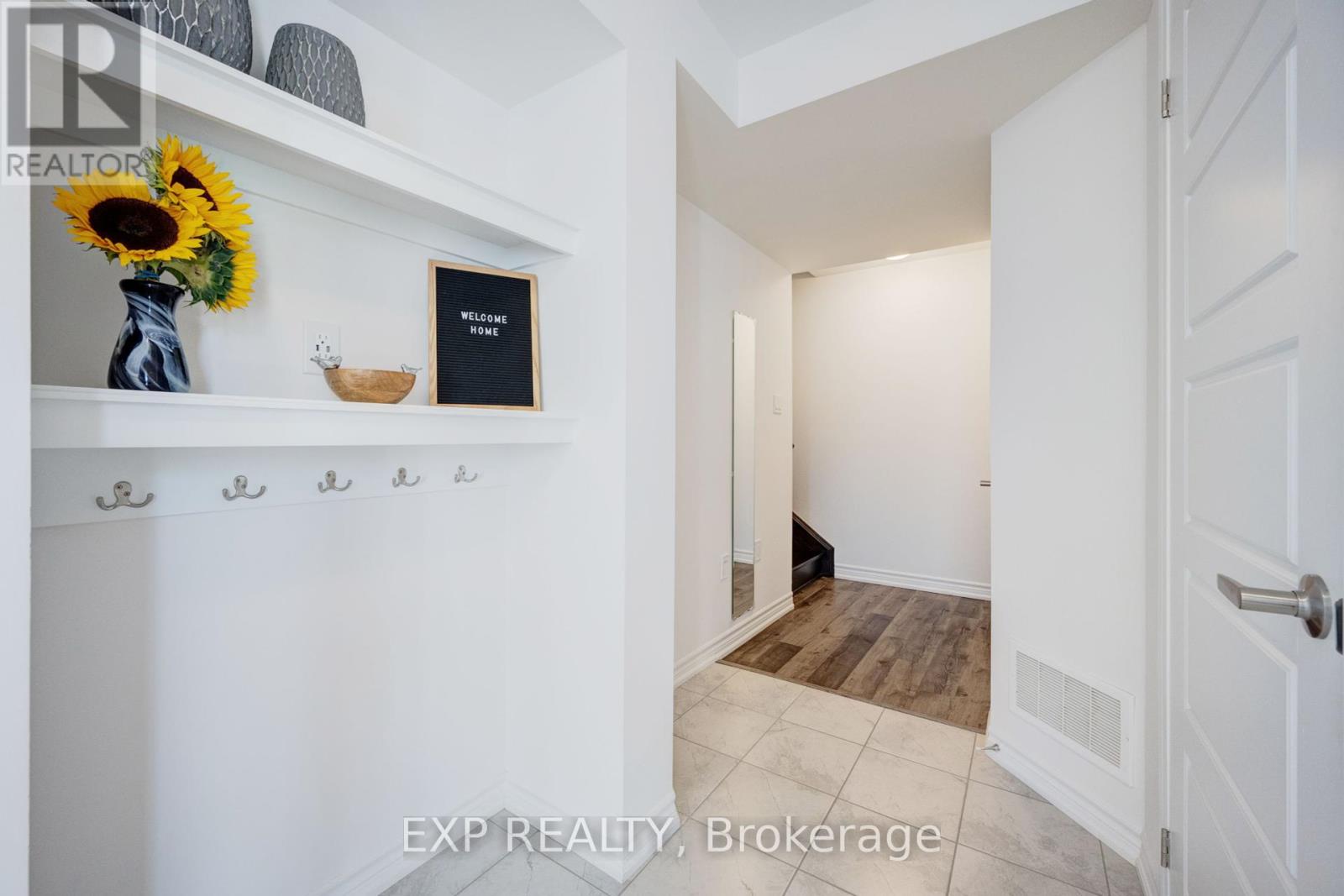 Photo 10 of 978 Alder Gate, Milton ON