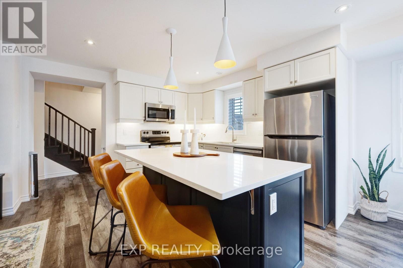 Photo 18 of 978 Alder Gate, Milton ON