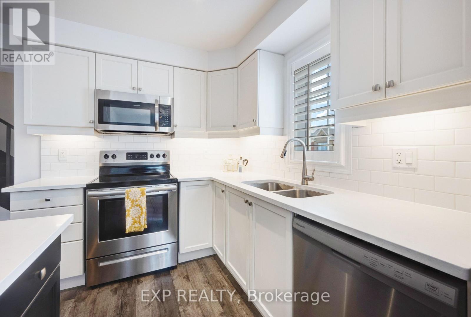 Photo 19 of 978 Alder Gate, Milton ON
