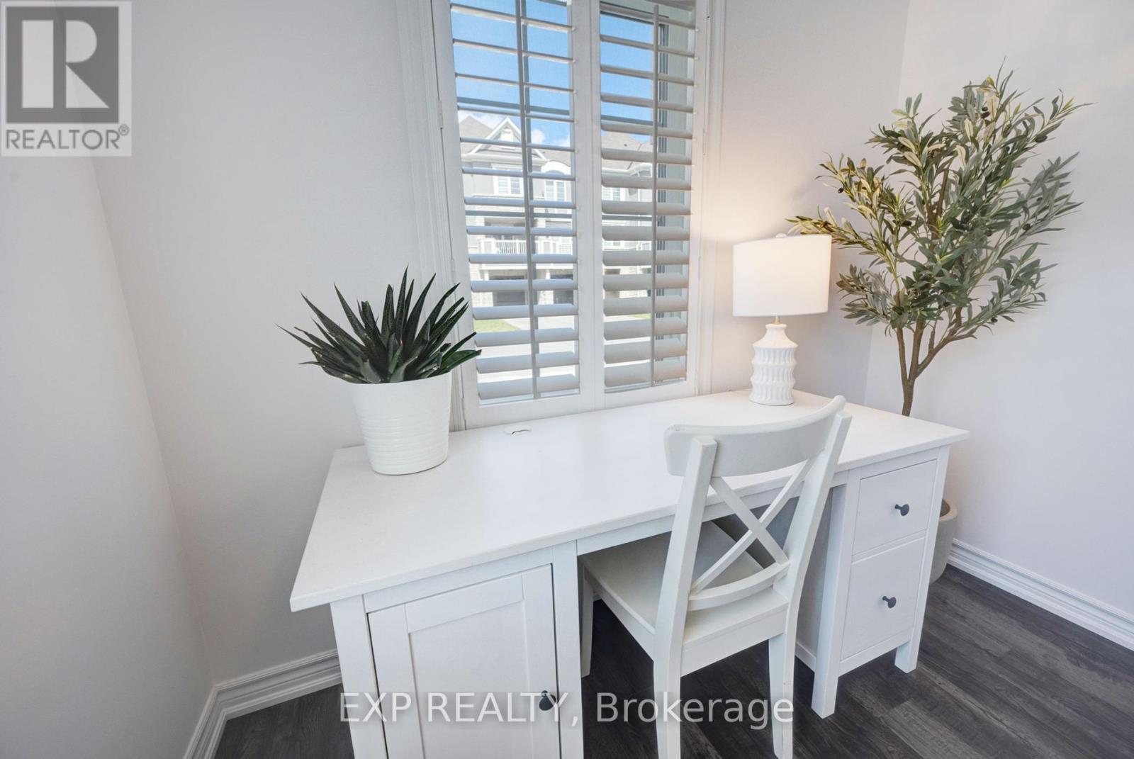 Photo 8 of 978 Alder Gate, Milton ON