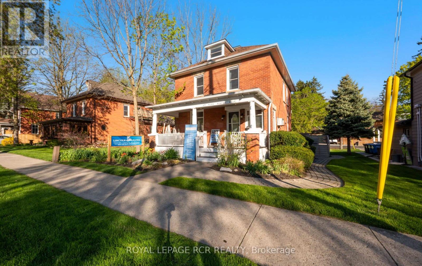 Photo 2 of 69 King Street W, Caledon ON