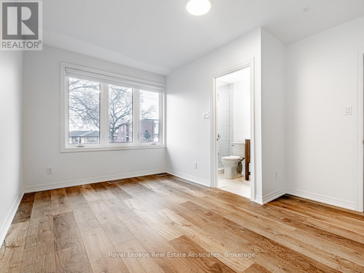 Photo 11 of 14 Damask Avenue, Toronto ON