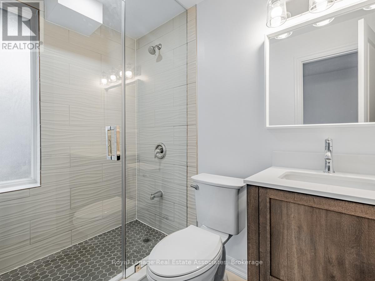 Photo 12 of 14 Damask Avenue, Toronto ON