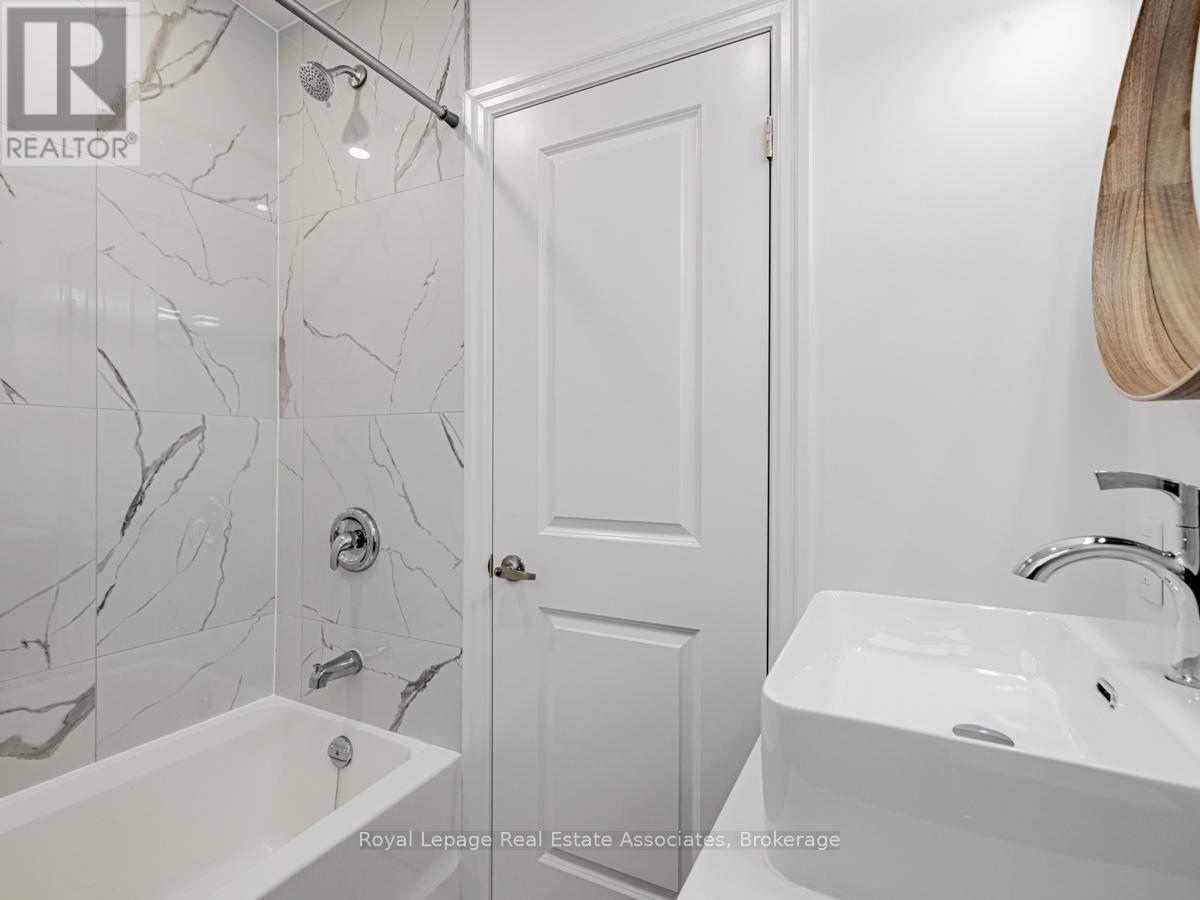 Photo 15 of 14 Damask Avenue, Toronto ON