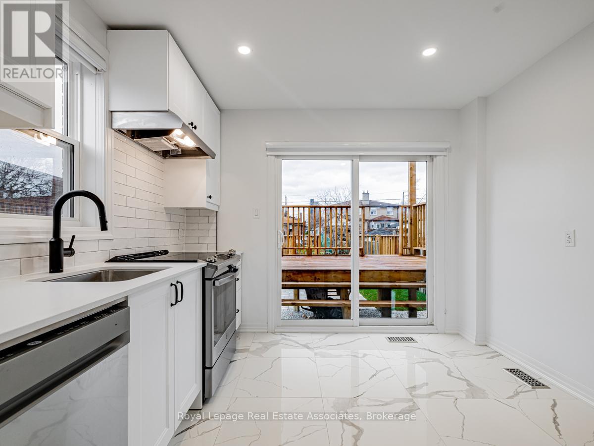Photo 3 of 14 Damask Avenue, Toronto ON